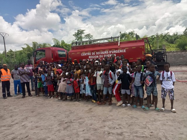 DUÉKOUÉ : 221 ENFANTS ET 12 ENCADREURS CHRÉTIENS CATHOLIQUES EN VISITE CHEZ LES POMPIERS CIVILS