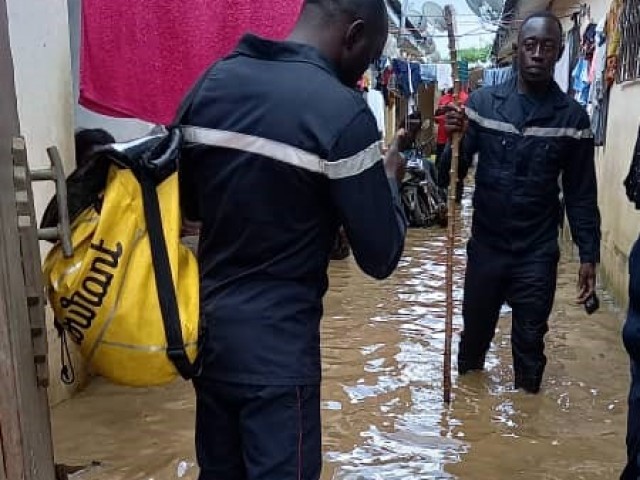 ABOISSO : LES POMPIERS CIVILS DU SUD-COMOE VOLENT AU SECOURS DES VICTIMES D’INONDATIONS A SAMO