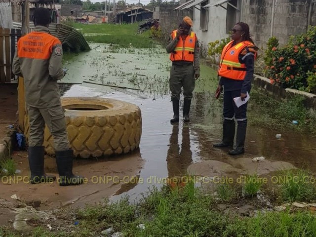 GRAND-BASSAM : LES POMPIERS CIVILS SENSIBILISENT LES  POPULATIONS SUR LES RISQUES D’INONDATION