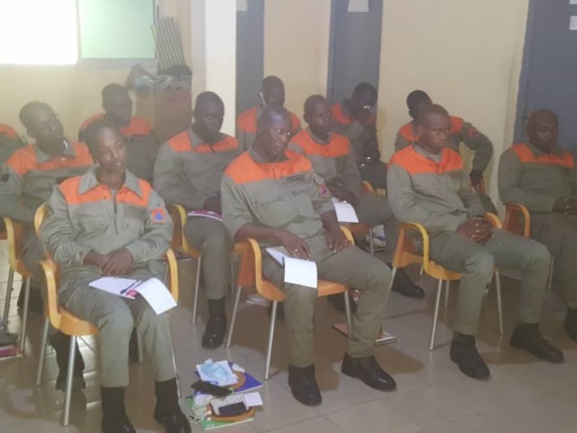 LES POMPIERS CIVILS FORMES A LA GESTION OPERATIONNELLE DE COMMANDEMENT DE NIVEAU TROIS (03)