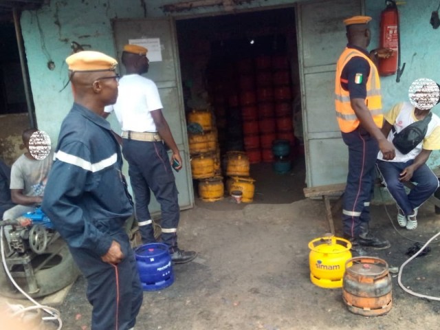 REGION DU HAMBOL : LA POPULATION DE LA GARE ROUTIERE KATIOLA-BOUAKE SENSIBILISE SUR LA SECURITE INCENDIE