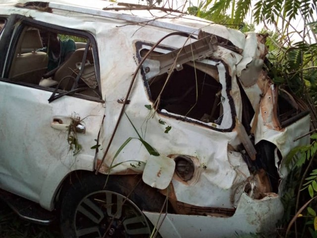 TOUMODI/AUTOROUTE DU NORD : 1 MORT, 2 BLESSES GRAVES APRES UNE SORTIE DE ROUTE