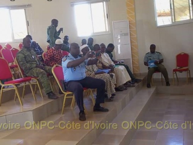 MINIGNAN : LES POMPIERS CIVILS PRENNENT PART A UN ATELIER DE DIALOGUE SECURITAIRE INITIE PAR LE PNUD