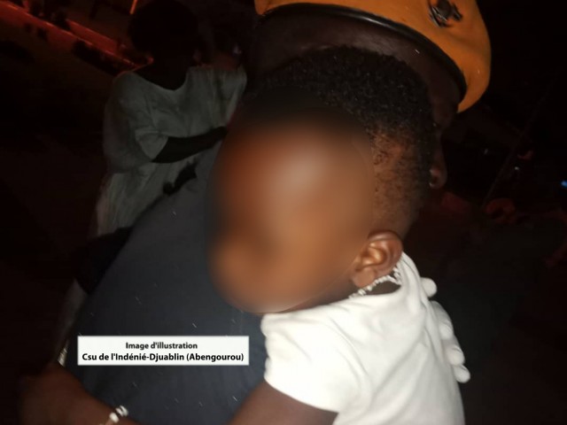 LES POMPIERS CIVILS ASSISTENT UN ENFANT ET UN HOMME MALADES A ABENGOUROU ET MINIGNAN