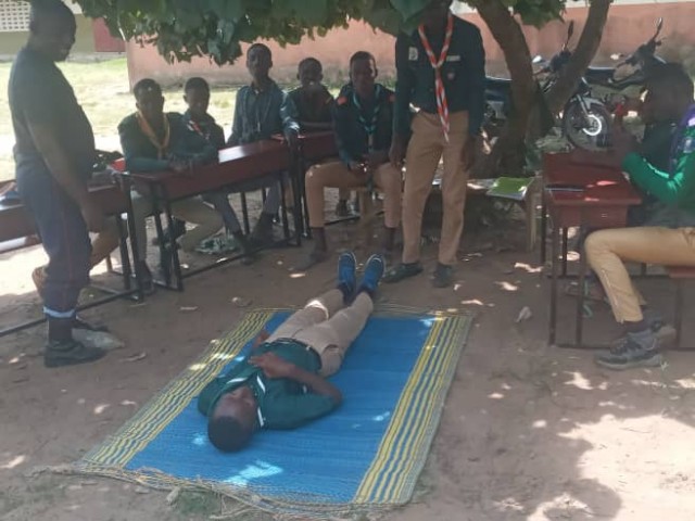 AGBOVILLE : DES SCOUTS SENSIBILISES PAR LES POMPIERS CIVILS DE L’AGNEBY-TIASSA