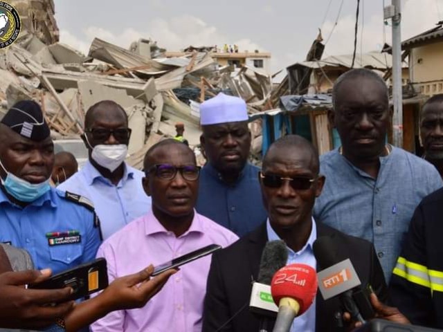 07 MORTS DANS L’EFFONDREMENT D’UN IMMEUBLE EN CONSTRUCTION A TREICHVILLE