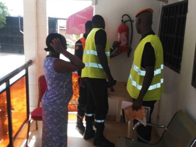 SECURITE INCENDIE : LES POMPIERS CIVILS SENSIBILISENT A BOUNA ET A ZUENOULA