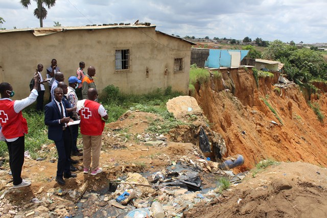 LES ACTEURS DE LA LUTTE CONTRE LES INONDATIONS VISITENT LES SITES A RISQUE D’ABOBO ET D’ANYAMA