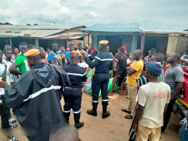 KONG /PLUIES DILUVIENNES : LES POPULATIONS DES ZONES A RISQUE SENSIBILISEES PAR LES POMPIERS CIVILS DU TCHOLOGO