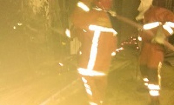 LES POMPIERS CIVILS DU SUD-COMOE ET DE GRAND-BASSAM VIENNENT A BOUT D’UN FEU DE MARCHE A BONOUA