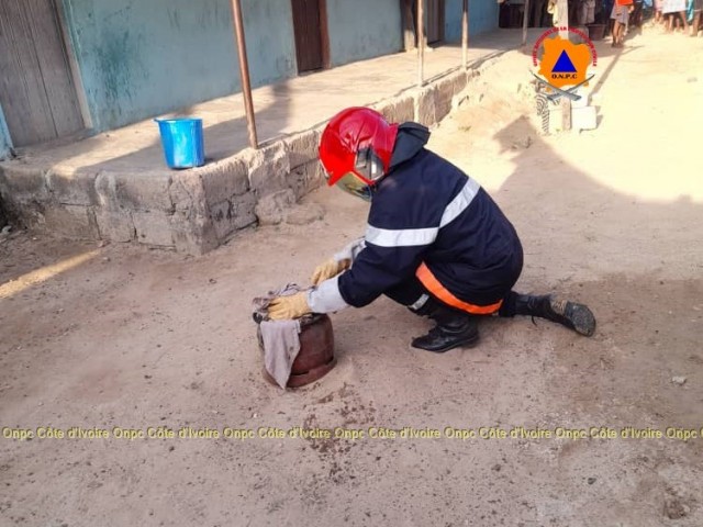 DES FEUX DE GAZ ETEINTS PAR LES POMPIERS CIVILS DU CAVALLY ET DU LOH-DJIBOUA