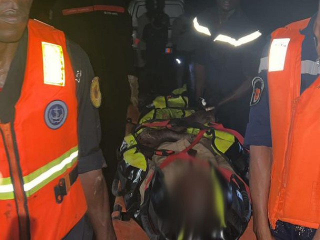 UN CAMION TUE UN MOTOCYCLISTE ET S’ENFUIT A BASSAM ET UN CAMION CHUTE DANS LE FLEUVE COMOE A ABENGOUROU