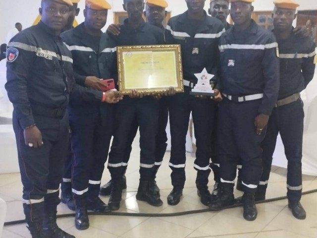DABOU : LES POMPIERS CIVILS DES GRANDS-PONTS RECOIVENT DEUX DISTINCTIONS