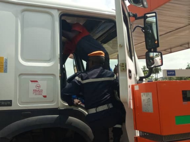 BONDOUKOU : LES POMPIERS CIVILS PRÔNENT LE RESPECT DES MESURES DE TRANSPORT DES MARCHANDISES DANGEREUSES
