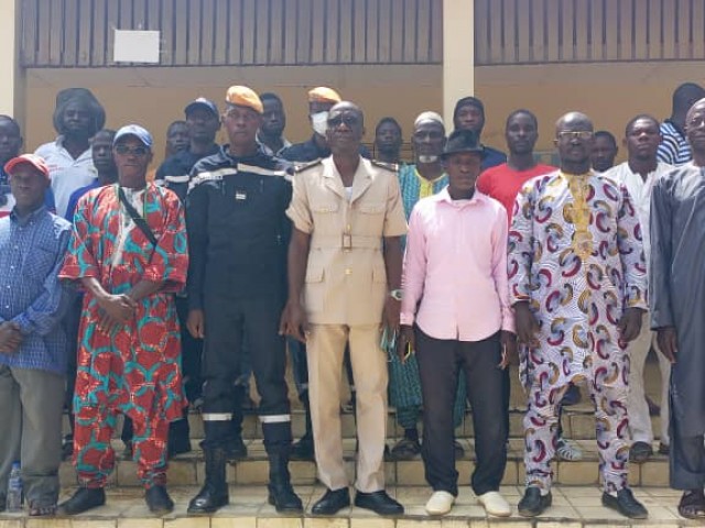 SENSIBILISATION : LES POMPIERS CIVILS DU WORODOUGOU ENTRETIENNENT LES POPULATIONS DE MASSALA (SEGUELA)