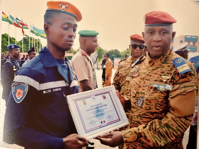 FIN DE STAGE AU BURKINA FASO : UN POMPIER CIVIL DE RETOUR AU PAYS AVEC DE NOUVELLES COMPETENCES