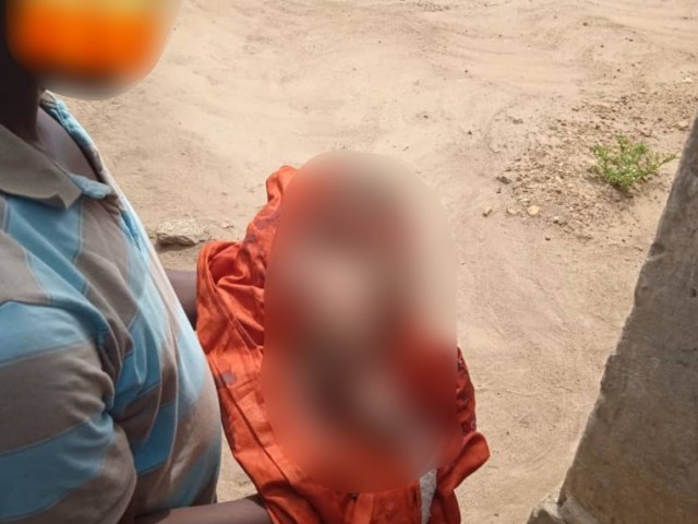 SEGUELA : LES POMPIERS CIVILS DU WORODOUGOU SAUVENT UN BEBE JETE DANS UNE FOSSE SEPTIQUE