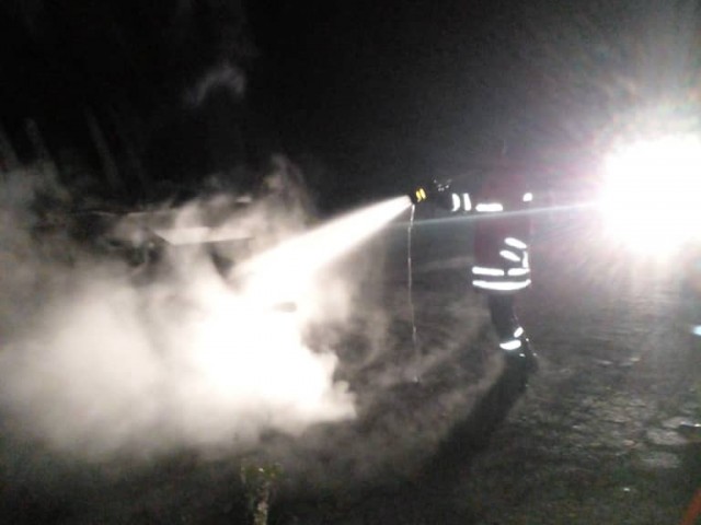 LA CABINE D’UN CAMION REMORQUE SAUVEE DES FLAMMES PAR LES POMPIERS CIVILS DE SAN-PEDRO
