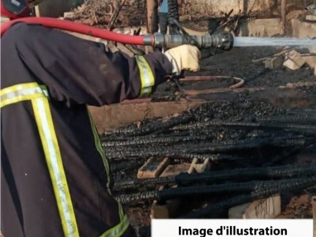 DIVO : DES RESIDUS DE GRAINE EN FEU ETEINTS PAR LES POMPIERS CIVILS A DABORÉ