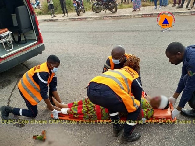 DEUX PERSONNES ASSISTEES PAR LES POMPIERS CIVILS DU TCHOLOGO 