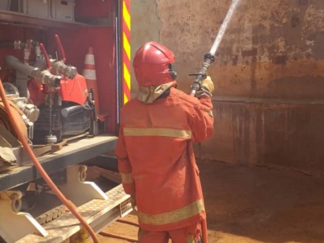 UNE HABITATION DE DEUX PIECES ENTIEREMENT CONSUMEE PAR LES FLAMMES A DALOA