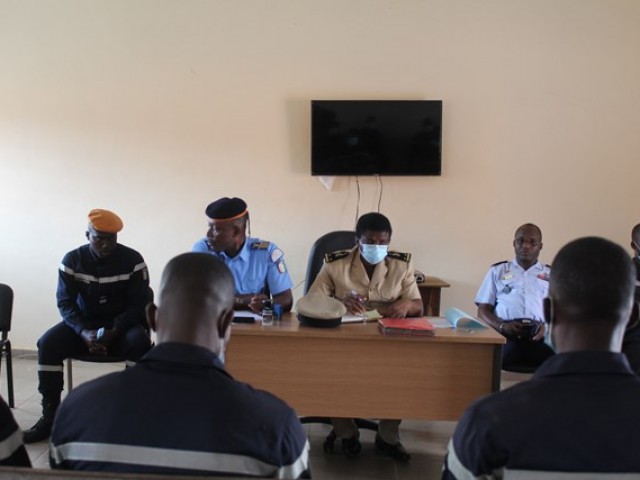 PASSATION DE SERVICE AU CSU DU WORODOUGOU : LE SG DE PREFECTURE PRODIGUE DES CONSEILS AUX POMPIERS CIVILS