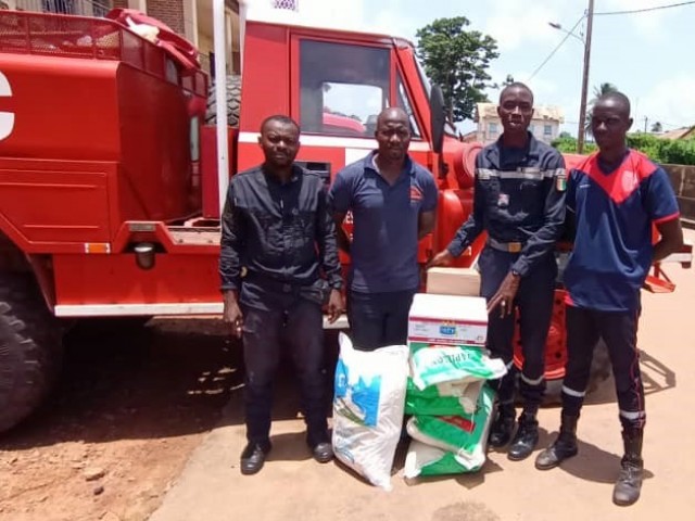 DABOU : UNE ONG OFFRE DES PRODUITS ALIMENTAIRES AUX POMPIERS CIVILS DES GRANDS-PONTS