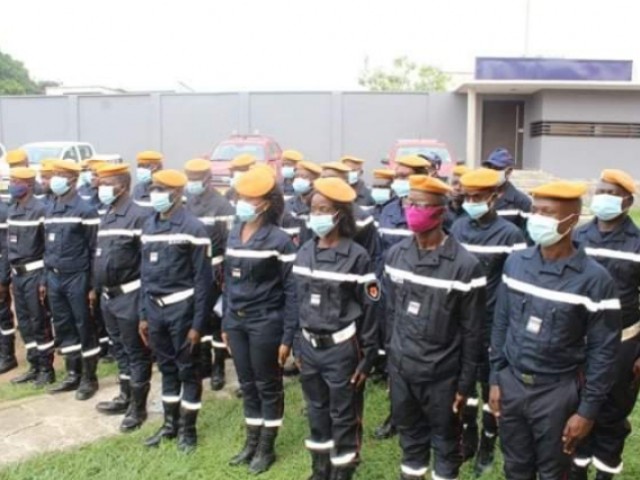 STAGE DU CERTIFICAT DE PREVENTION : ONZE POMPIERS CIVILS DONT UNE FEMME DECROCHENT LEUR DIPLOME