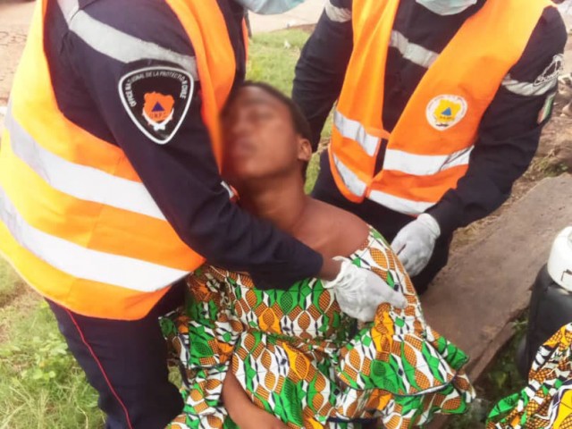 ODIENNE : UNE ADOLESCENTE DE 17 ANS ET LA POPULATION DU VILLAGE DE KENINGUOUARA ASSISTEES PAR LES POMPIERS CIVILS DU KABADOUGOU
