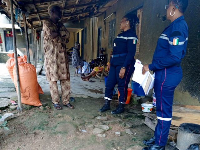 MONTEE DES EAUX PLUVIALES : LES POMPIERS CIVILS SUR LE TERRAIN A ADZOPE ET A ABENGOUROU