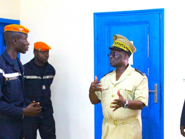 DABOU : LE PREFET DE REGION DES GRANDS-PONTS FAIT UNE VISITE INOPINEE AUX POMPIERS CIVILS