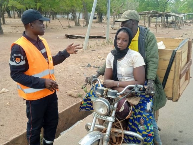 AGBOVILLE/TENGRELA : LE RESPECT DU CODE LA ROUTE AU CŒUR DE LA SENSIBILISATION
