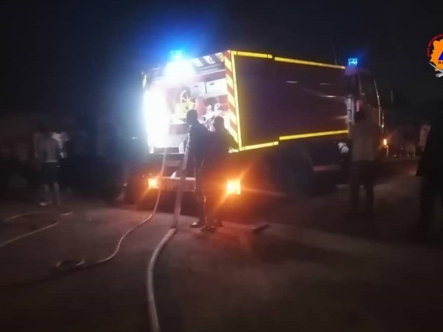 DALOA : LES POMPIERS CIVILS FREINENT LA PROPAGATION D’UN FEU DE GAZ