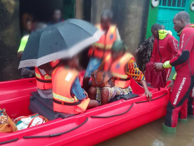 GRAND BASSAM/INONDATION : SAUVETAGE ET MISE EN SECURITE D’UNE FEMME ENCEINTE A MOKEYVILLE