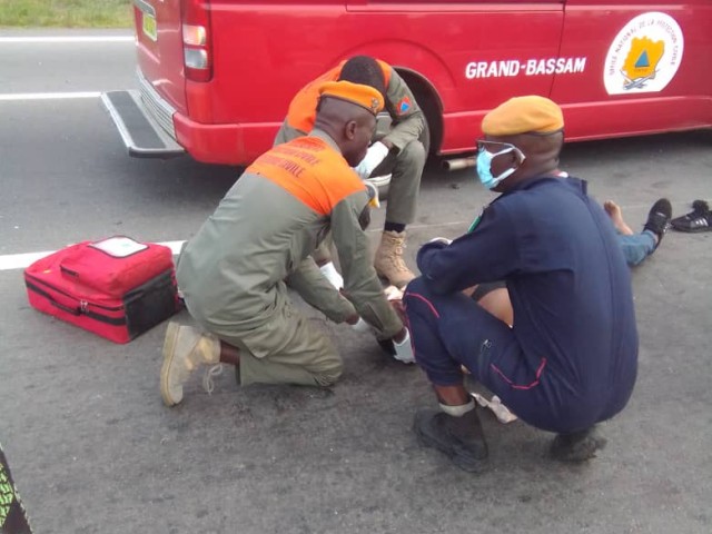 5 MORTS DANS UNE VIOLENTE COLLISION A GRAND BASSAM
