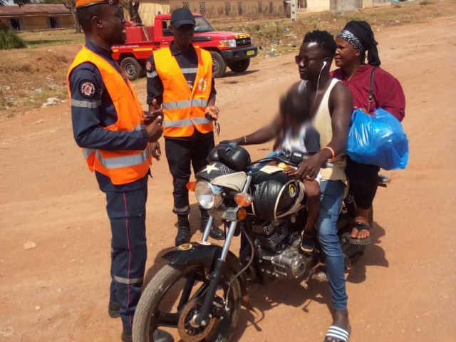 LES MOTOCYCLISTES DE NIAKARA, ZOUKOUGBEU ET BOUAFLE RECOIVENT DES CONSEILS SUR LA SECURITE ROUTIERE