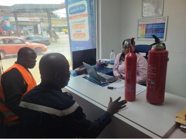 SECURITE INCENDIE : LES POMPIERS CIVILS SENSIBILISENT LE PERSONNEL DE 4 ETABLISSEMENTS RECEVANT DU PUBLIC A BOUAFLE ET DIVO