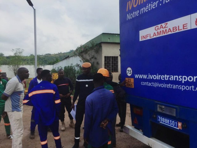 MAN :  LES POMPIERS CIVILS SENSIBILISENT SUR LES RISQUES LIES AU TRANSPORT DE MARCHANDISES DANGEREUSES