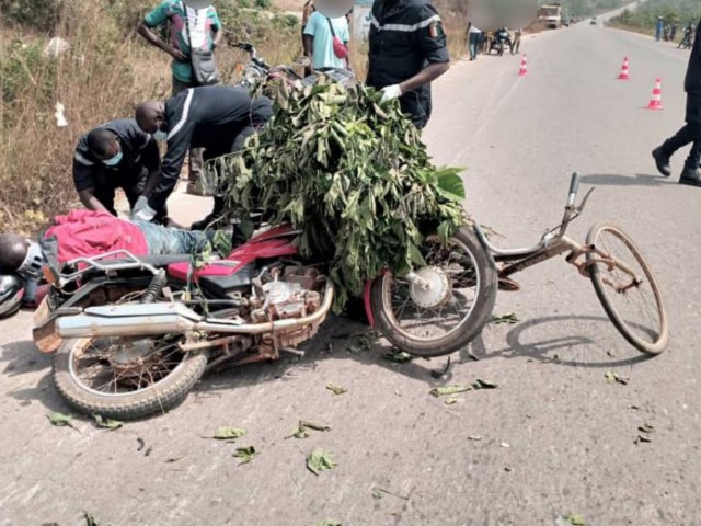 UN ACCIDENT DE LA CIRCULATION IMPLIQUANT TROIS  VEHICULES A DEUX ROUES FAIT 04 BLESSES A ABENGOUROU