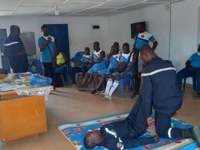 ZUENOULA/ISSIA : DES GENDARMES INSTRUITS SUR LES GESTES DE PREMIERS SECOURS ET DES RESTAURATRICES SUR LA SECURITE INCENDIE