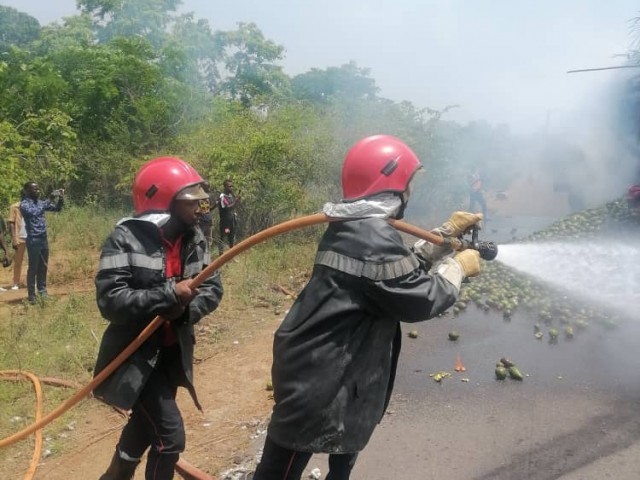 SEGUELA : UN INCENDIE DEVORE LA REMORQUE D’UN CAMION DE TRANSPORT DE MARCHANDISES
