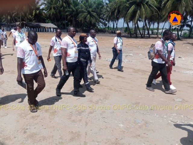GRAND-BASSAM : LES POMPIERS CIVILS CONDUISENT UNE VISITE DE 35 EXPERTS EN DEVELOPPEMENT DURABLE