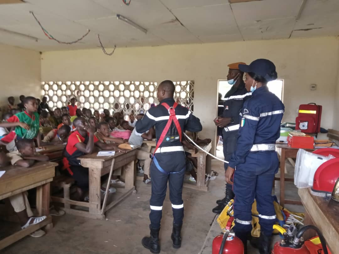 LES POMPIERS CIVILS DE LA NAWA PRENNENT PART À LA JOURNÉE CARRIÈRE DE L'ÉDUCATION NATIONALE A SOUBRÉ