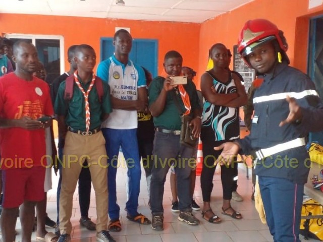 REGION DE LA BAGOUE : LES POMPIERS CIVILS REÇOIVENT LES SCOUTS DE L’ÉGLISE DES ASSEMBLEES DE DIEU DE BOUNDIALI