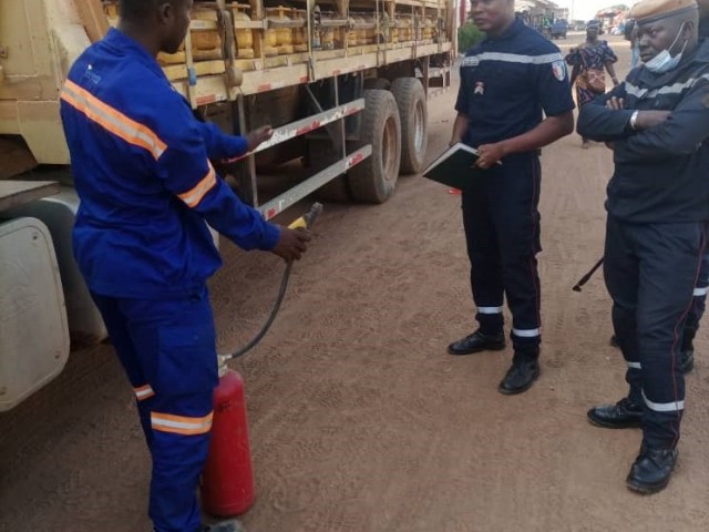 KATIOLA : DES GERANTS DE QUINCAILLERIES ET DES CONDUCTEURS INSTRUIS SUR LA SECURITE INCENDIE