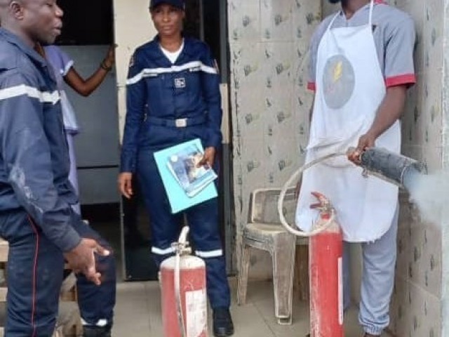 LES POMPIERS CIVILS DU SUD-COMOE EN VISITE DANS LES ETABLISSEMENTS RECEVANT DU PUBLIC