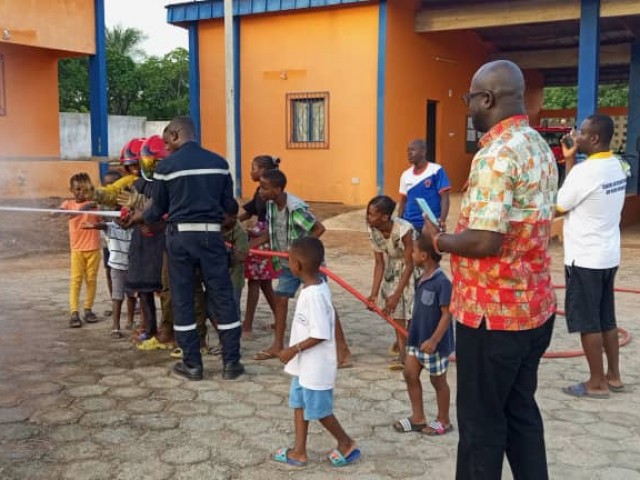 MANKONO : LES ENFANTS A L’ASSAUT DU CENTRE DE SECOURS D’URGENCE POUR APPRENDRE