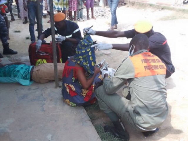 UN MOTOCYCLISTE PERCUTE 06 PERSONNES A AGBOVILLE