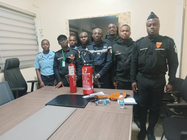 SECURITE INCENDIE : LES POMPIERS CIVILS SENSIBILISENT LE PERSONNEL DU MINISTERE DE L’INTERIEUR ET DE LA SECURITE