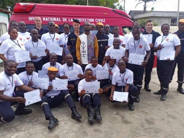 GRAND-BASSAM : FIN DE FORMATION DE LA PREMIERE VAGUE DES POMPIERS CIVILS CHEFS D’AGRES (SAP 2)